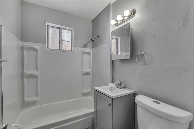 16703 Harvard Avenue, Cleveland, OH 44128