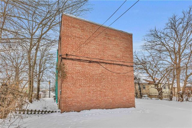 16703 Harvard Avenue, Cleveland, OH 44128