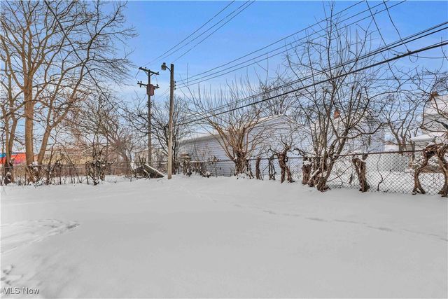 16703 Harvard Avenue, Cleveland, OH 44128