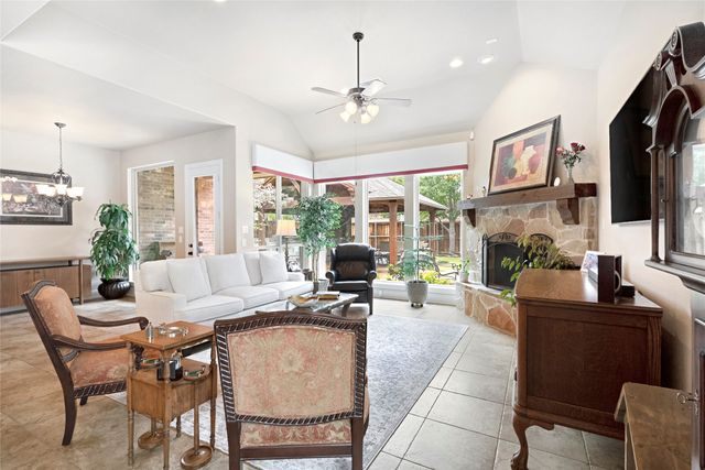 525 Adventurous Shield Drive, Lewisville, TX 75056