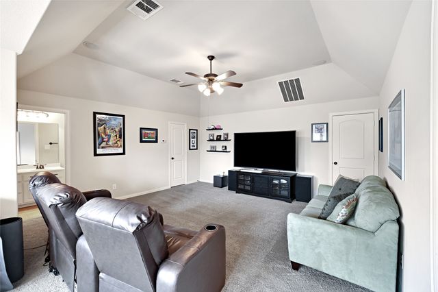 525 Adventurous Shield Drive, Lewisville, TX 75056