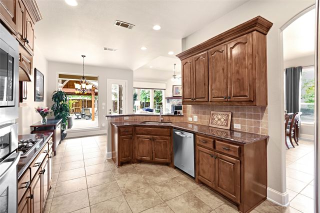 525 Adventurous Shield Drive, Lewisville, TX 75056
