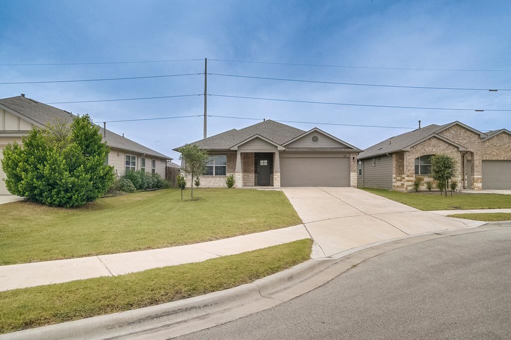 1007 Coolridge CT, Hutto, TX 78634