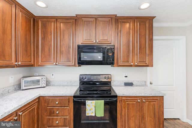 33101 JUNIPER LN, Locust Grove, VA 22508