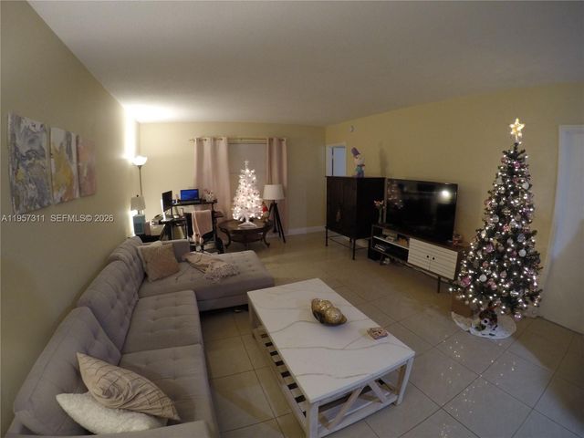 2424 SE 17th Cswy 110B, Fort Lauderdale, FL 33316