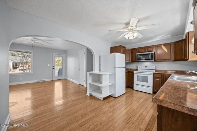 130 NW 25th Street, Oak Island, NC 28465