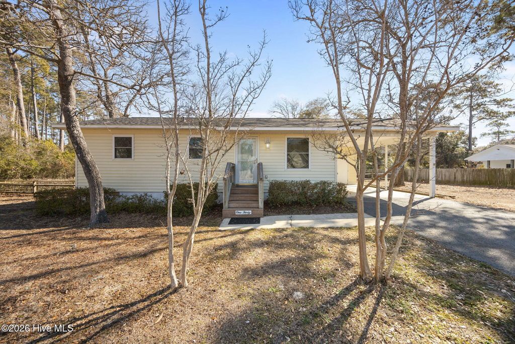 130 NW 25th Street, Oak Island, NC 28465