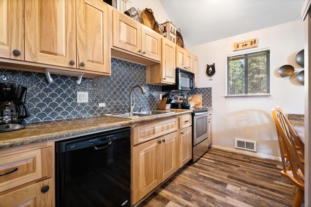 56856 Enterprise Drive # D3, Sunriver, OR 97707