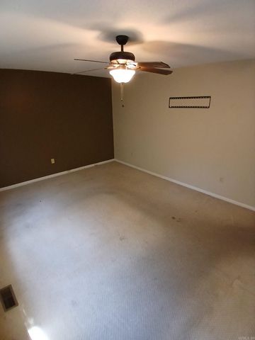 16 Narragansett Pl, Sherwood, AR 72120