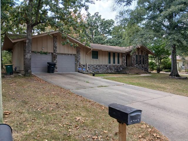 16 Narragansett Pl, Sherwood, AR 72120