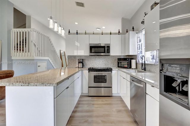 12113 SW 249th St, Homestead, FL 33032