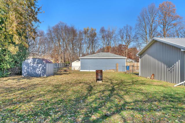 9606 Candlewick Road W, Demotte, IN 46310