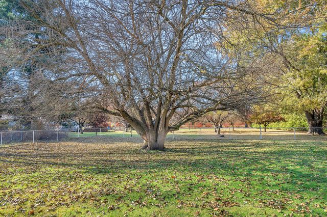 9606 Candlewick Road W, Demotte, IN 46310