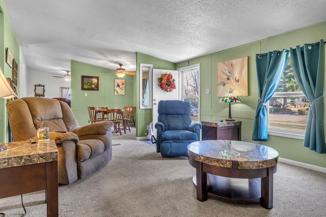 9606 Candlewick Road W, Demotte, IN 46310