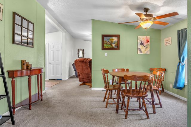 9606 Candlewick Road W, Demotte, IN 46310