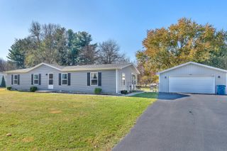 9606 Candlewick Road W, Demotte, IN 46310
