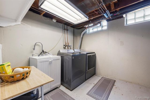 14911 Cook Street, Southgate, MI 48195