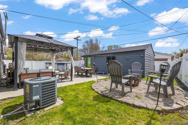 14911 Cook Street, Southgate, MI 48195