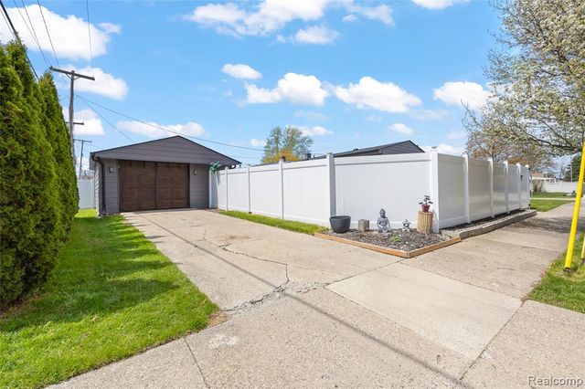14911 Cook Street, Southgate, MI 48195