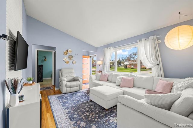 14911 Cook Street, Southgate, MI 48195