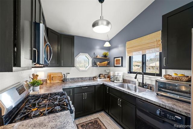 14911 Cook Street, Southgate, MI 48195