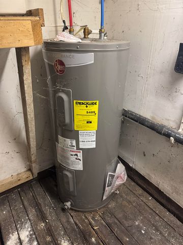 14 Stearns Court, Hinsdale, NH 03451