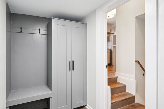 2819 Rollins Avenue, Des Moines, IA 50312