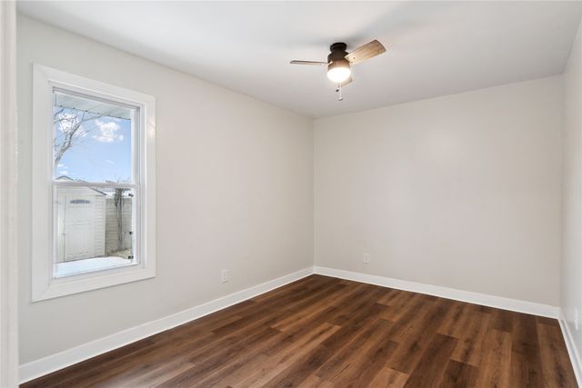 2819 Rollins Avenue, Des Moines, IA 50312