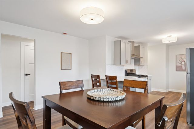 2819 Rollins Avenue, Des Moines, IA 50312