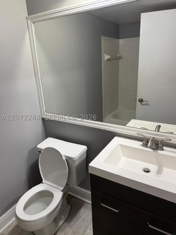 5612 Rock Island Rd 143, Tamarac, FL 33319