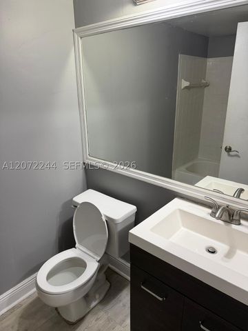 5612 Rock Island Rd 143, Tamarac, FL 33319