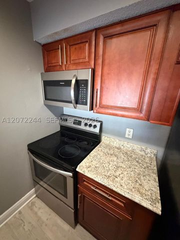 5612 Rock Island Rd 143, Tamarac, FL 33319