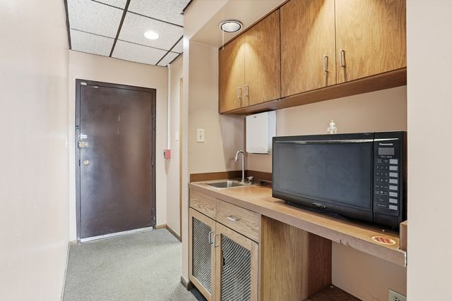 17710 Oak Park Avenue, Tinley Park, IL 60477