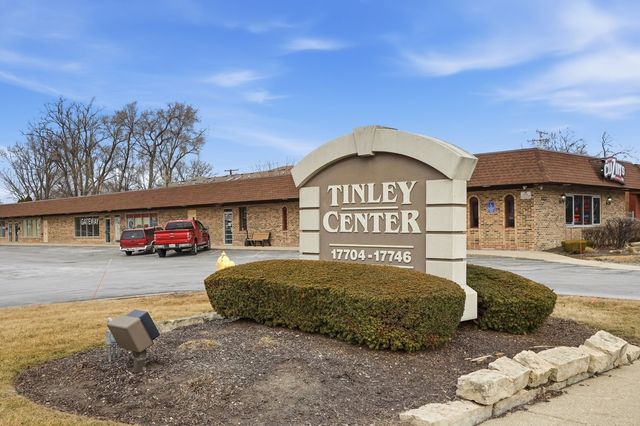 17710 Oak Park Avenue, Tinley Park, IL 60477