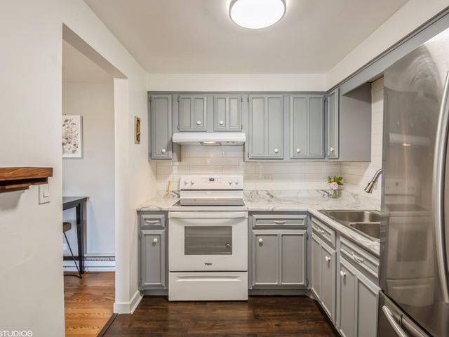2333 N Neva Avenue 405C, Chicago, IL 60707