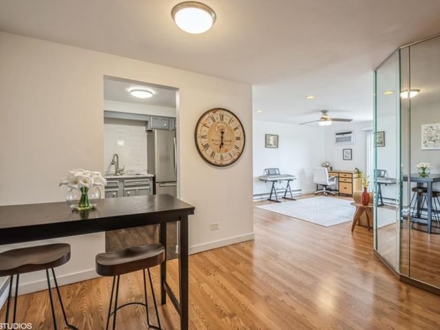 2333 N Neva Avenue 405C, Chicago, IL 60707