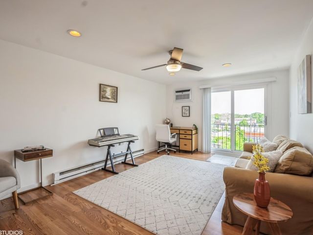 2333 N Neva Avenue 405C, Chicago, IL 60707