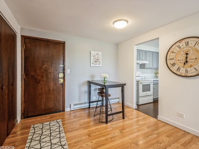 2333 N Neva Avenue 405C, Chicago, IL 60707