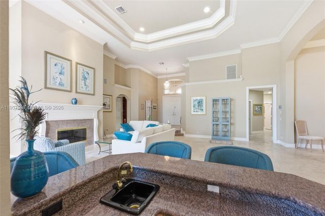 2442 Poinciana Ct, Weston, FL 33327