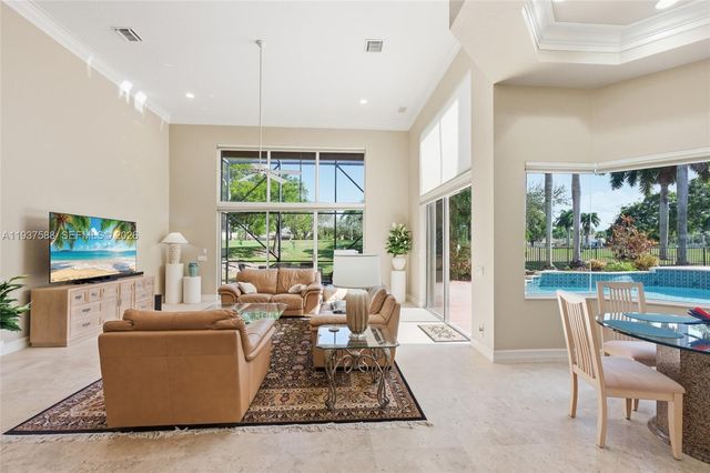 2442 Poinciana Ct, Weston, FL 33327