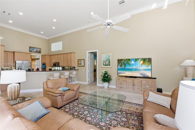 2442 Poinciana Ct, Weston, FL 33327