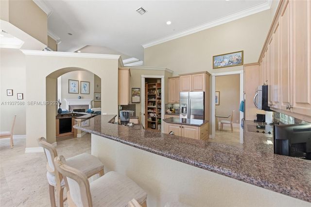 2442 Poinciana Ct, Weston, FL 33327