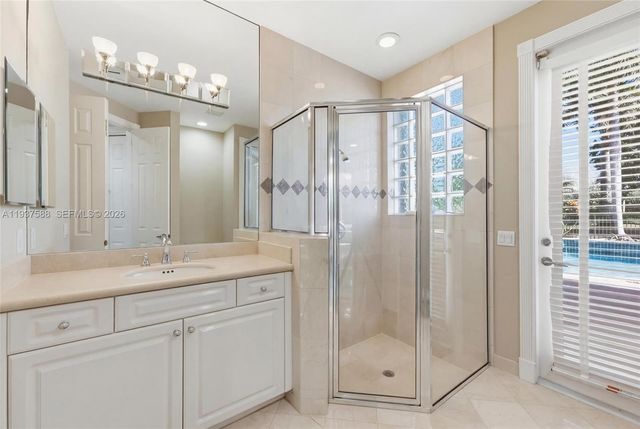 2442 Poinciana Ct, Weston, FL 33327