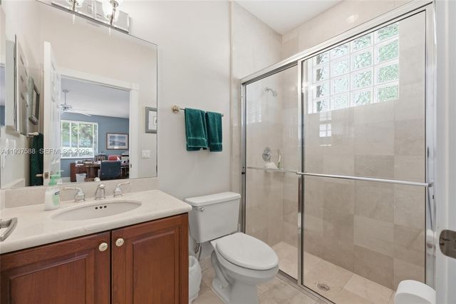 2442 Poinciana Ct, Weston, FL 33327