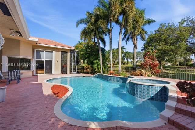 2442 Poinciana Ct, Weston, FL 33327