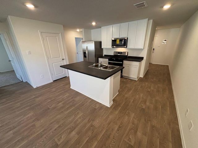 189 Bull Lake CIR, Buda, TX 78610