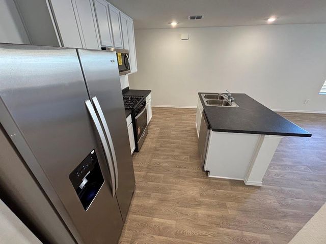 189 Bull Lake CIR, Buda, TX 78610