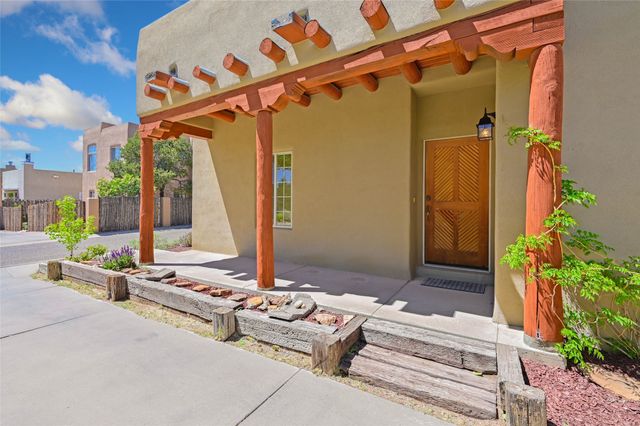 4305 Cloud Dance, Santa Fe, NM 87507