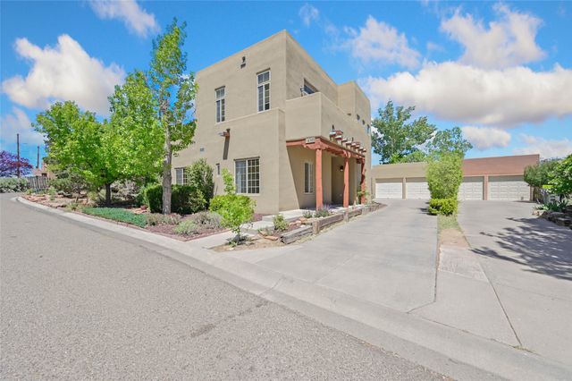 4305 Cloud Dance, Santa Fe, NM 87507