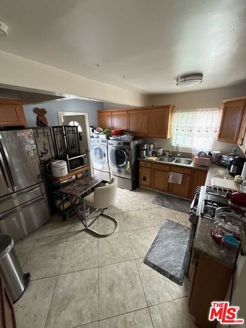 167 W 94th Street, Los Angeles, CA 90003